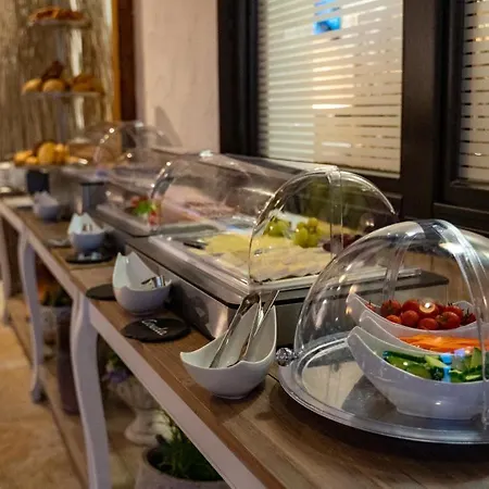 Monte Mare Sauna-spa-sports-hotel 4* אנדרנאך