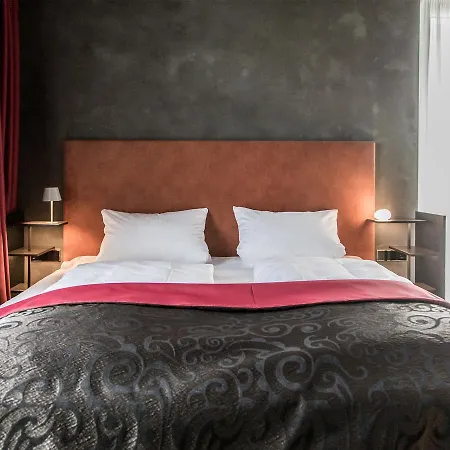 Monte Mare Sauna-spa-sports-hotel מלון