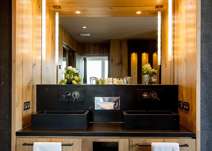 酒店 Monte Mare Sauna-spa-sports-hotel 安德纳赫